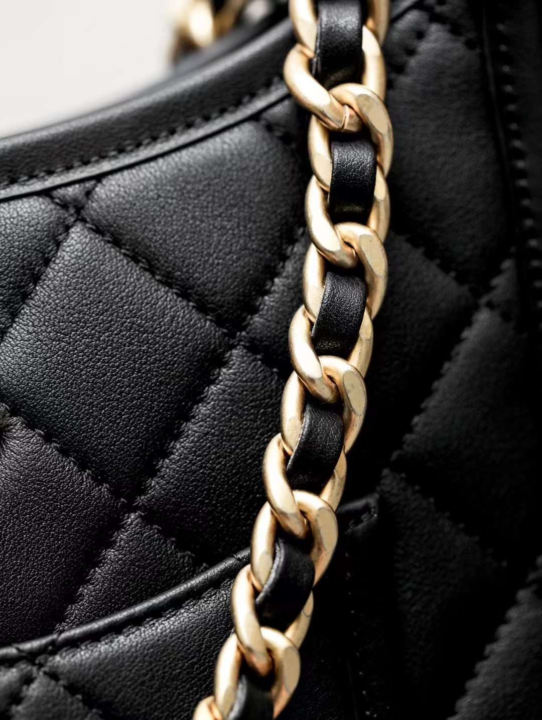 CHANEL HOBO HANDBAG