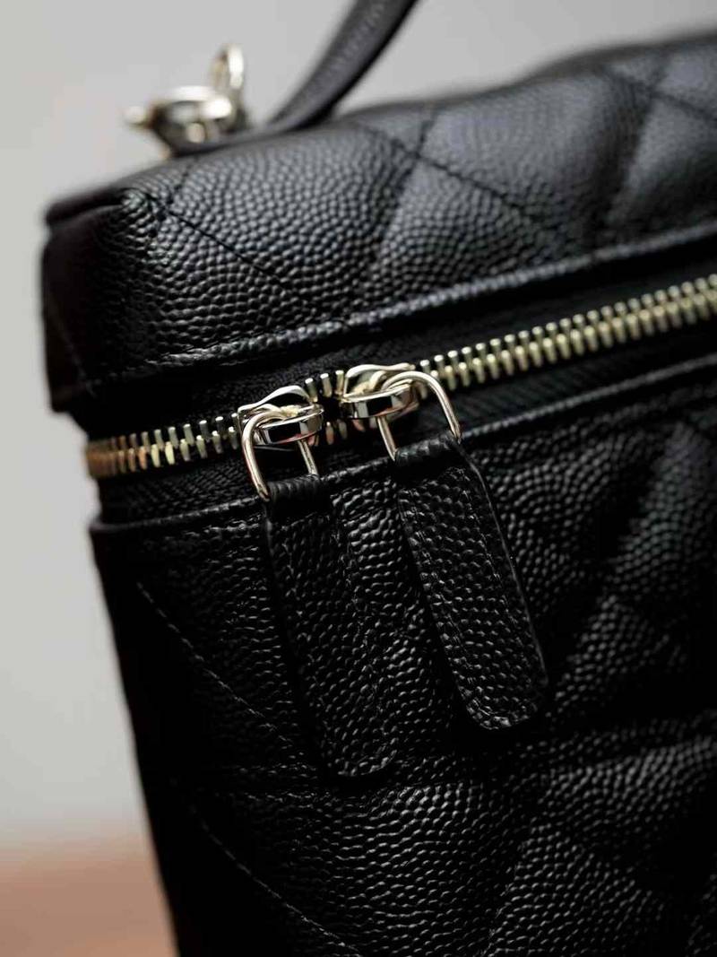 CHANEL Long Vanity with Chain