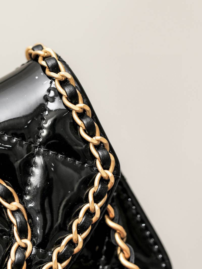 CHANEL clutch with chain