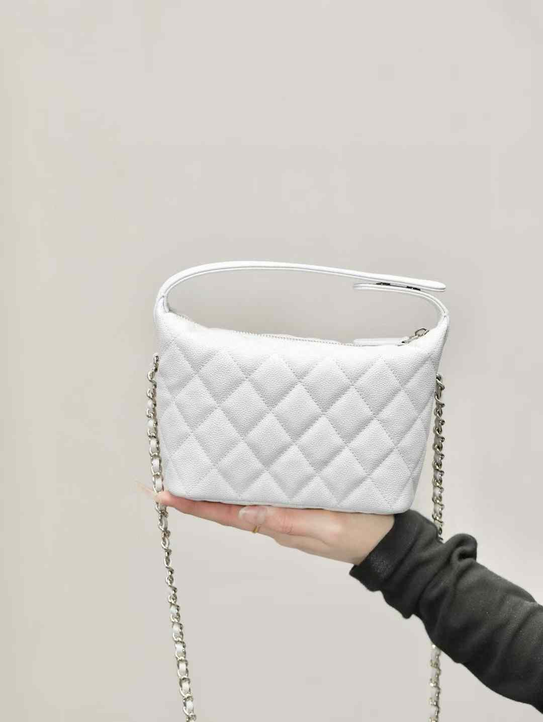 CHANEL 25C  hand bag
