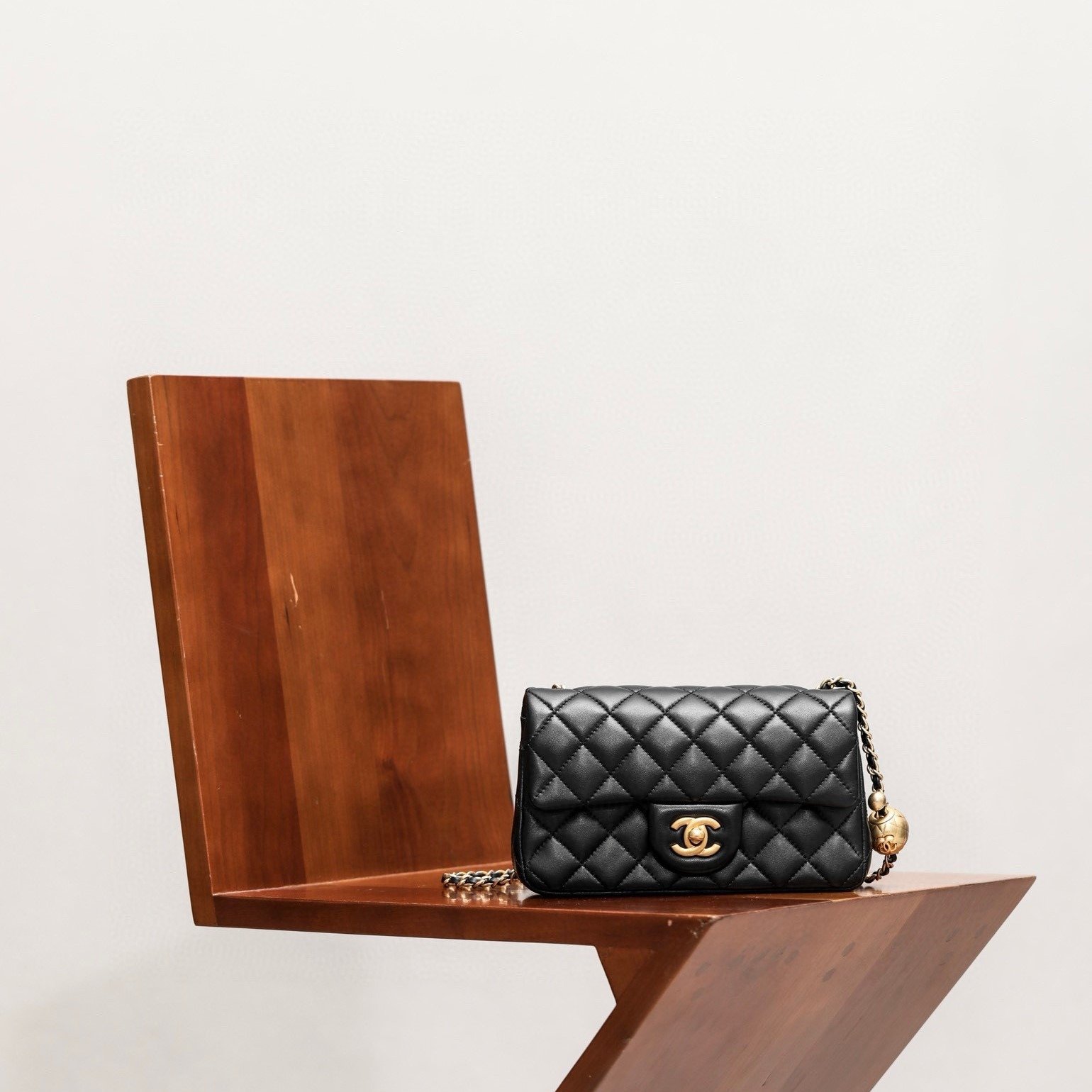 CHANEL Flap Bag 20cm