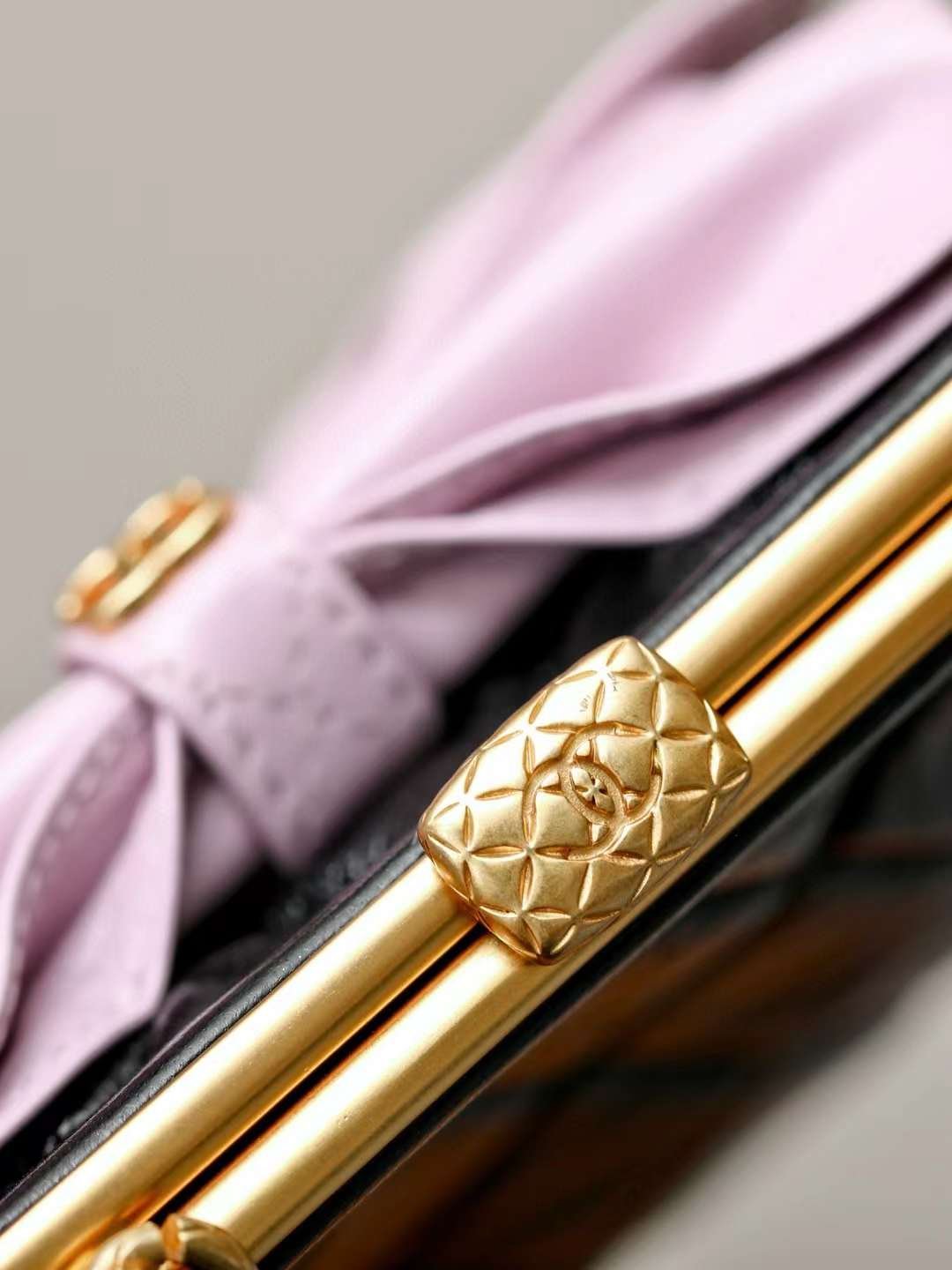 CHANEL clutch with chain