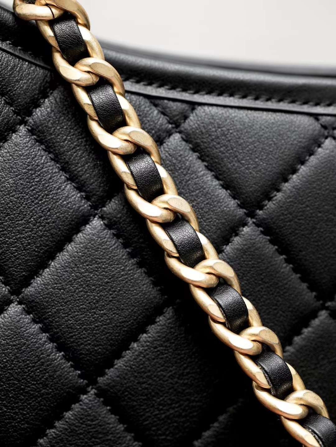 CHANEL HOBO HANDBAG