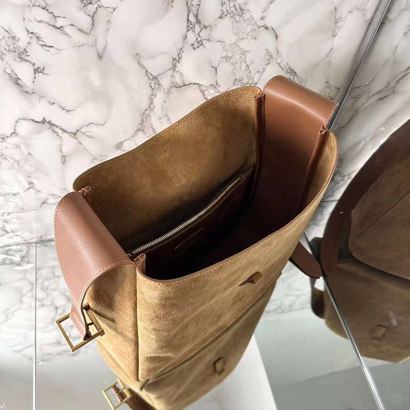 YSL LE 5  7 Hobo Bag in Lambskin