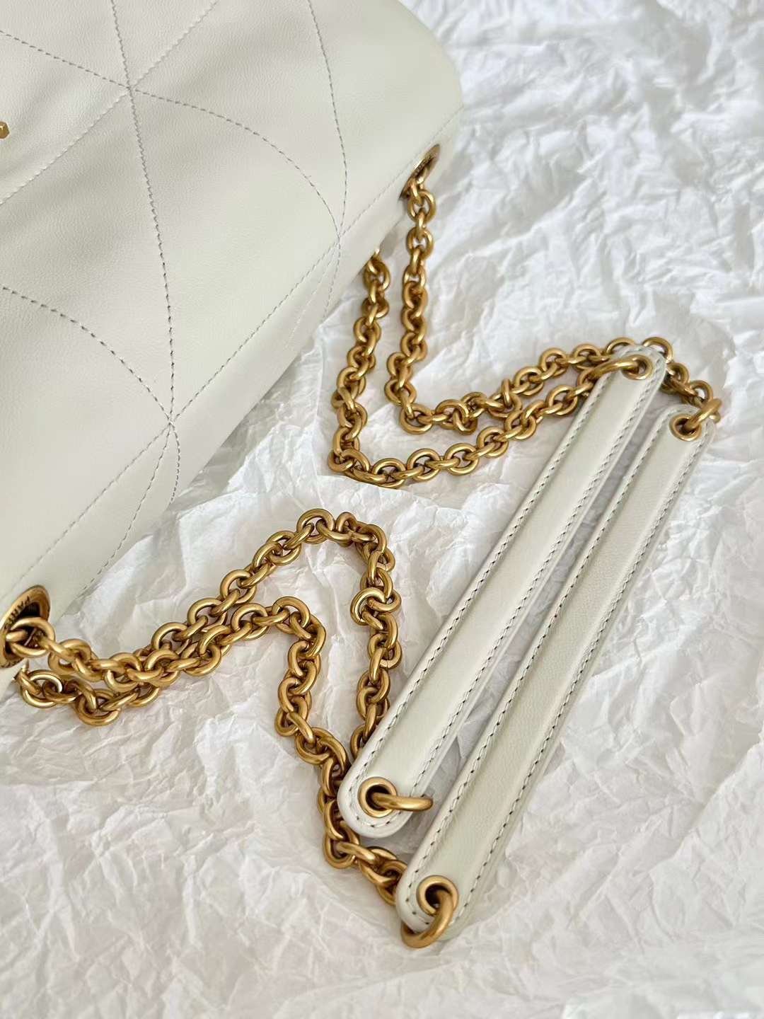 YSL JAMIE 4.3 Small IN LAMBSKIN