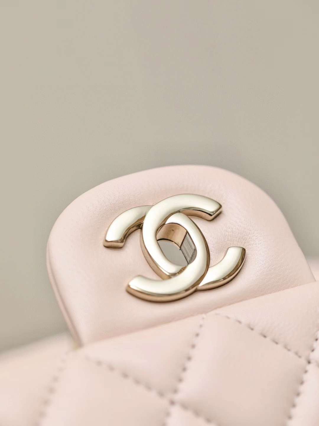 CHANEL MINI PLAP BAG