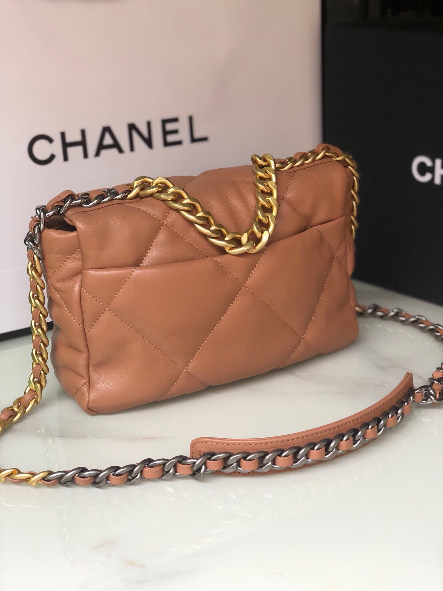Chanel lambskin chain Underarm bag size: 26cm