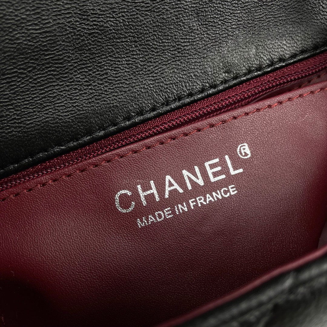 Chanel cf Square Fat 1115 sheepskin leather black size: 18*14*7cm
