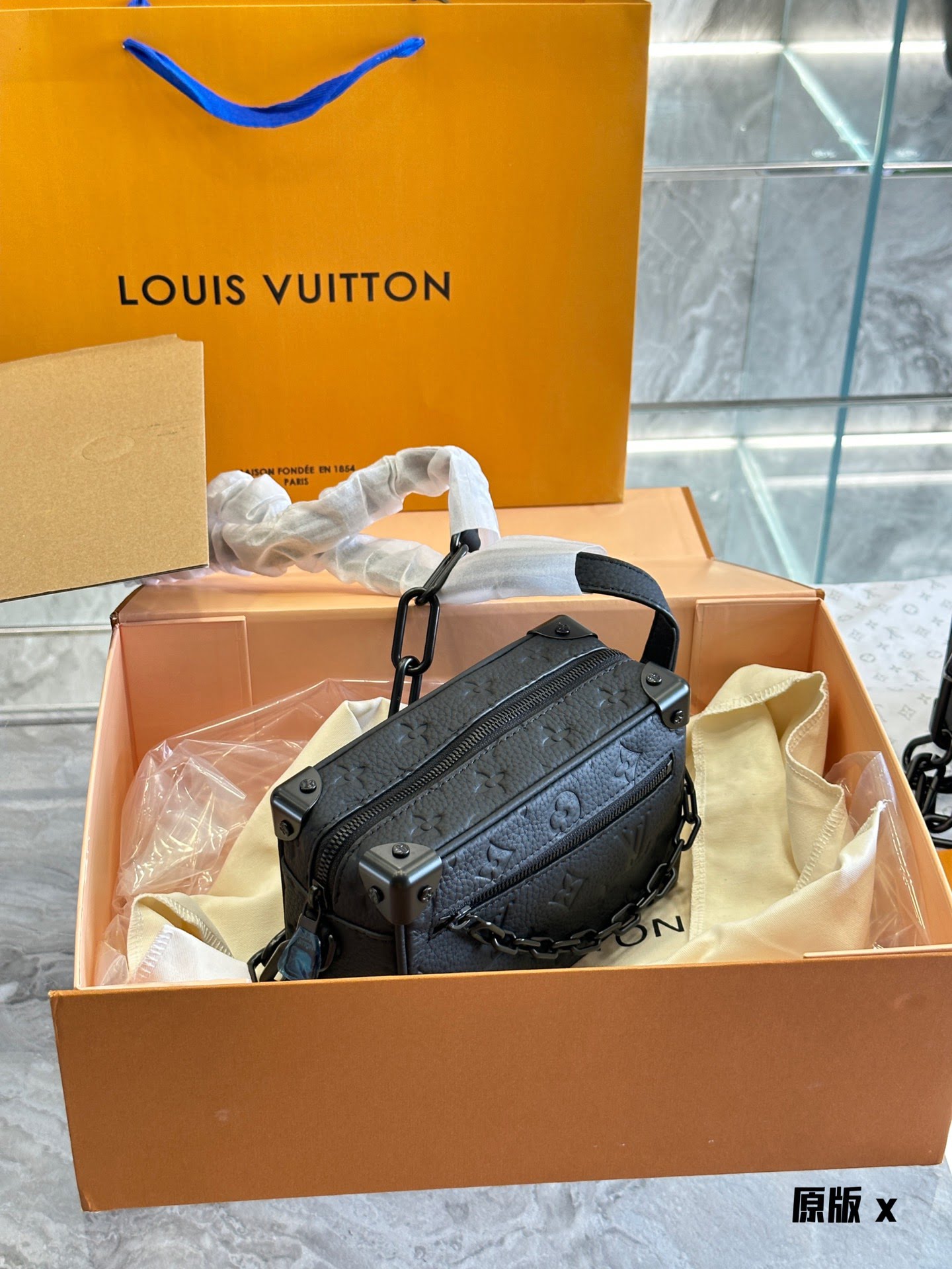 Louis Vuitton / LV monogram mini soft trunk size: 18.5*13*8cm