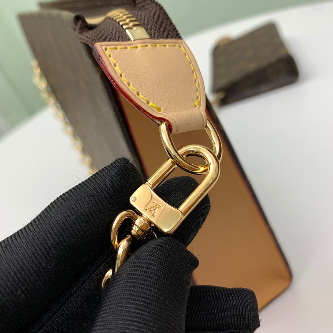 Louis Vuitton / LV monogram m81412 toiletry uch on chain purse with one small wallet size: 25 *20 * 5.5cm