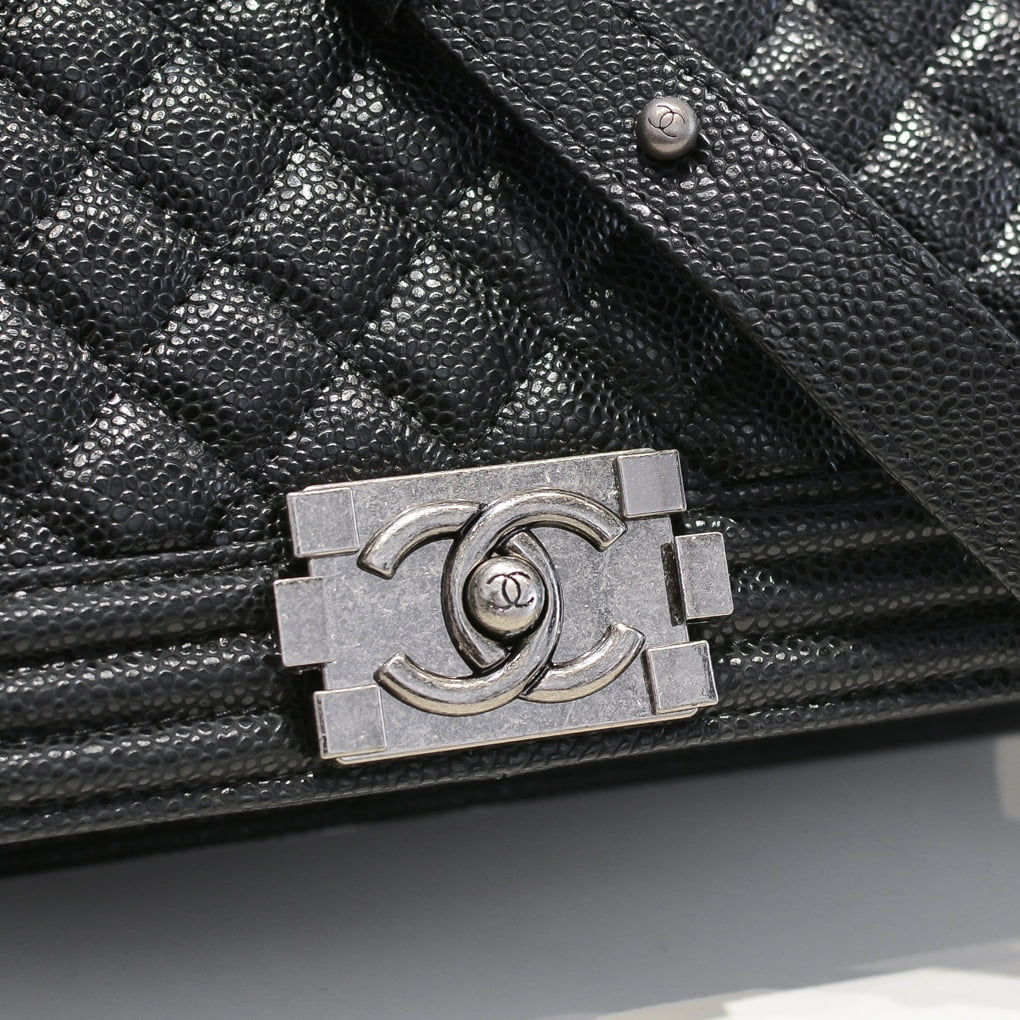 Chanel Cowhide caviar with sliver hardware size: 25*15*9cm