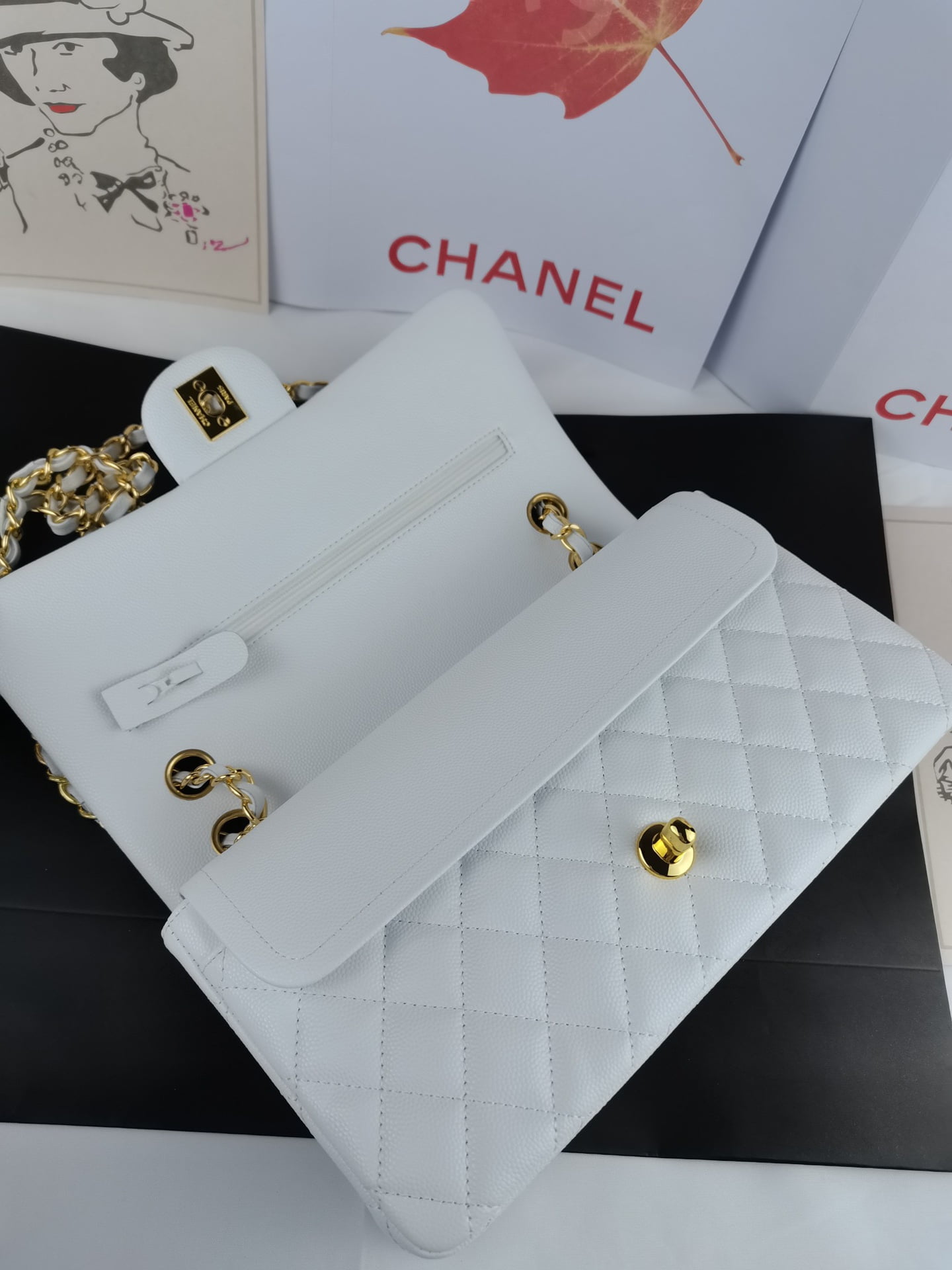 Chanel classic flap bag a01112 medium size: 15.5 25.5 6.5cm