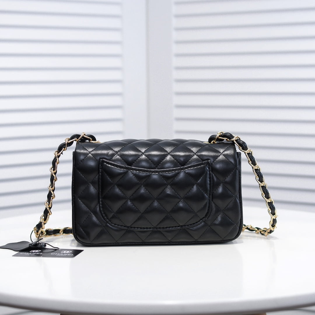 Chanel Lamb skin chain crossbody bag with gold hardware 1116 SIZE: 20*14*7cm/25.5*16*6.5cm/30*18*8cm