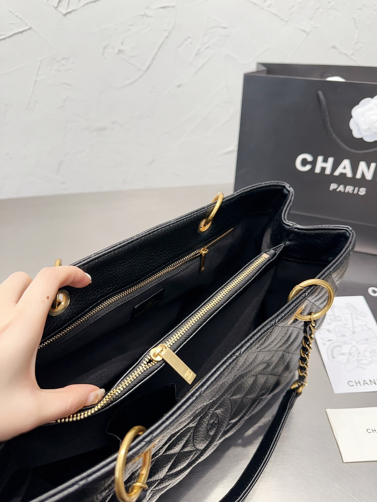 Chanel tote bag size: 38*15*25cm