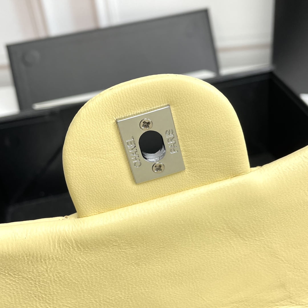 Chanel cf Square Fat 1115 sheepskin leather yellow size: 18*14*7cm