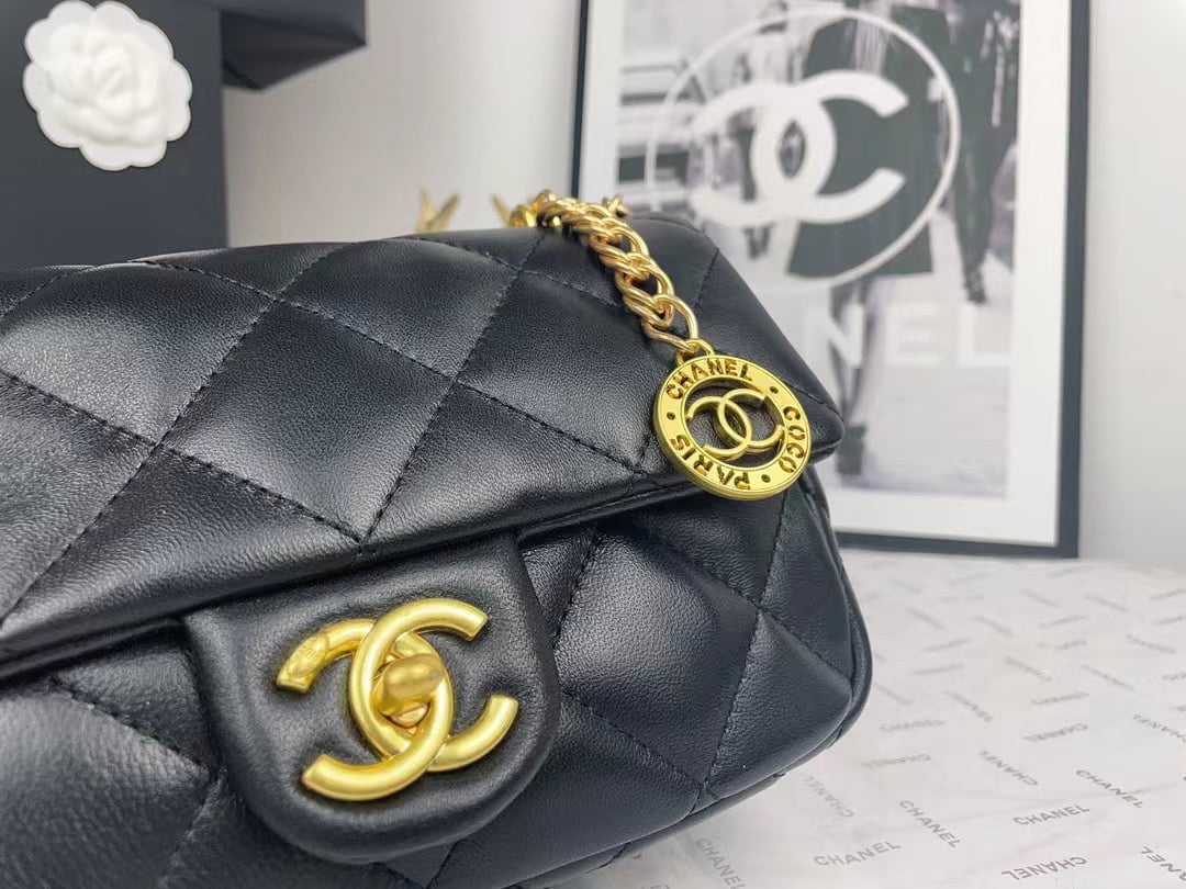 Chanel 2023 new CF Black gold bag size: 21*13cm