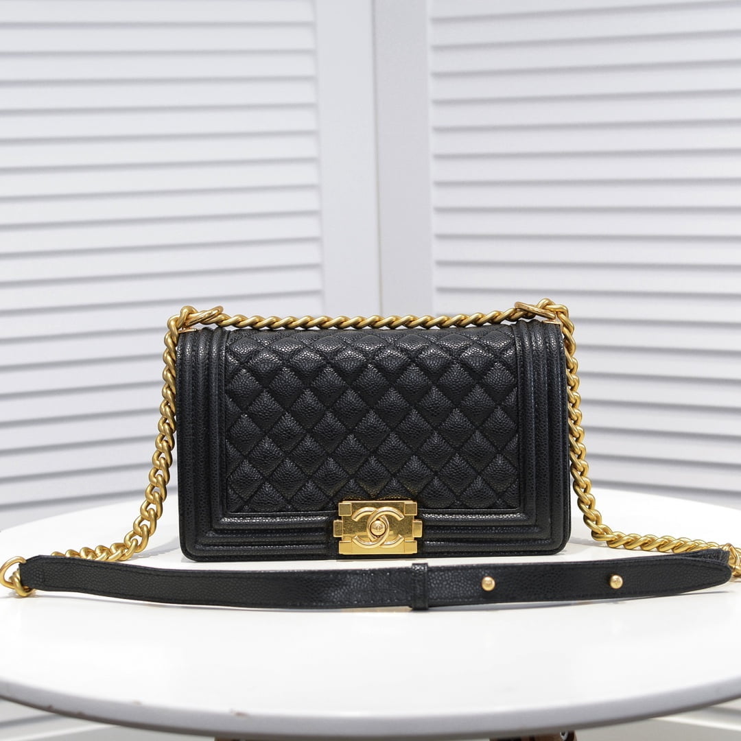 Chanel Cowhide caviar with gold hardware size: 25*15*9cm