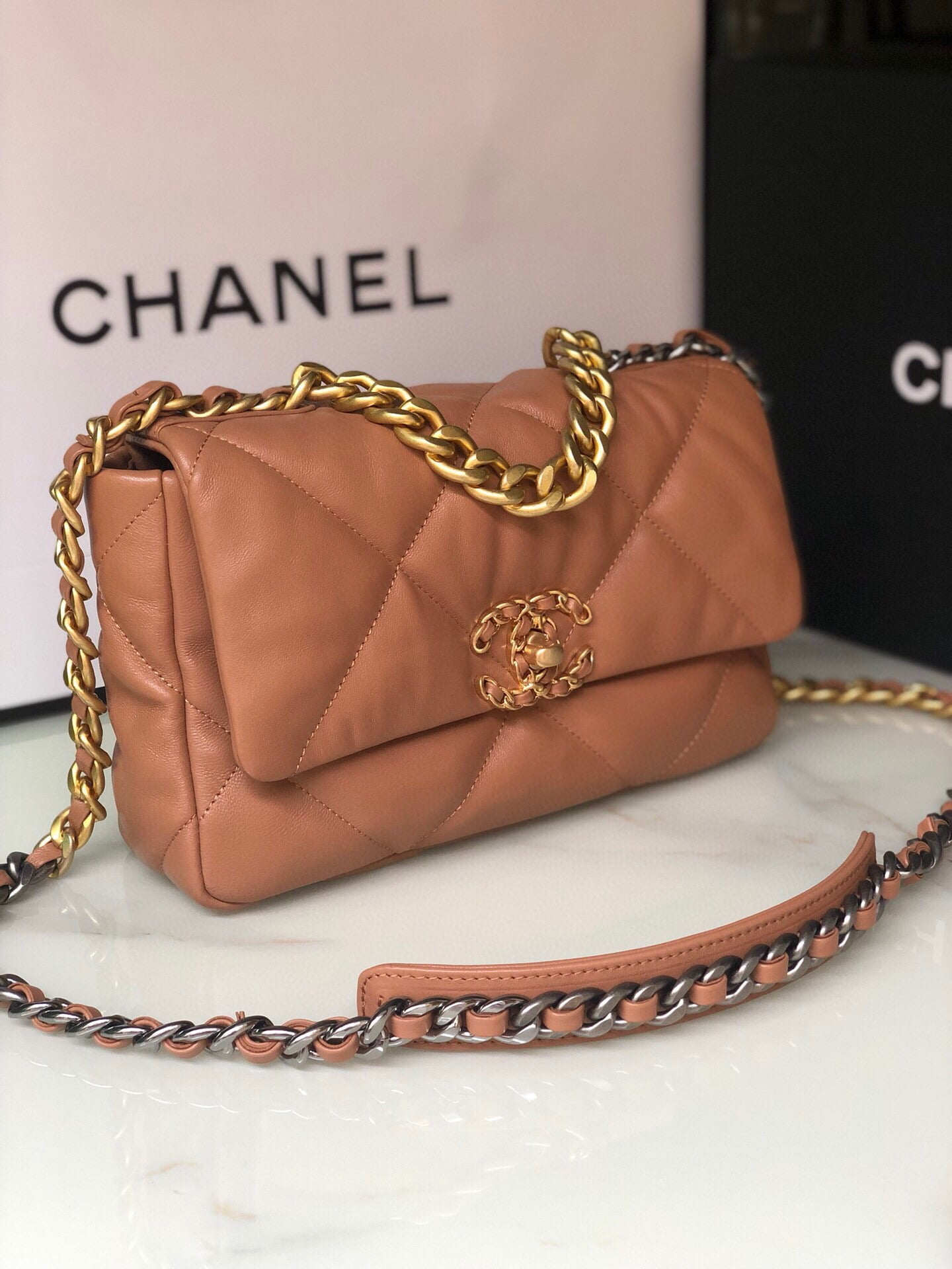 Chanel lambskin chain Underarm bag size: 26cm