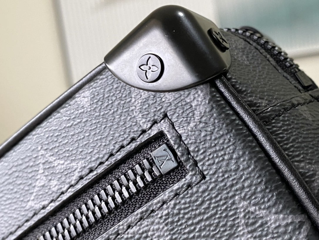 Louis Vuitton / LV monogram mini soft trunk eclipse m44735 Black size:18.5 * 13.0 * 8.0 cm