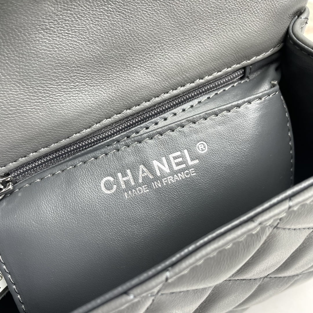 Chanel cf Square Fat 1115 sheepskin leather grey size: 18*14*7cm