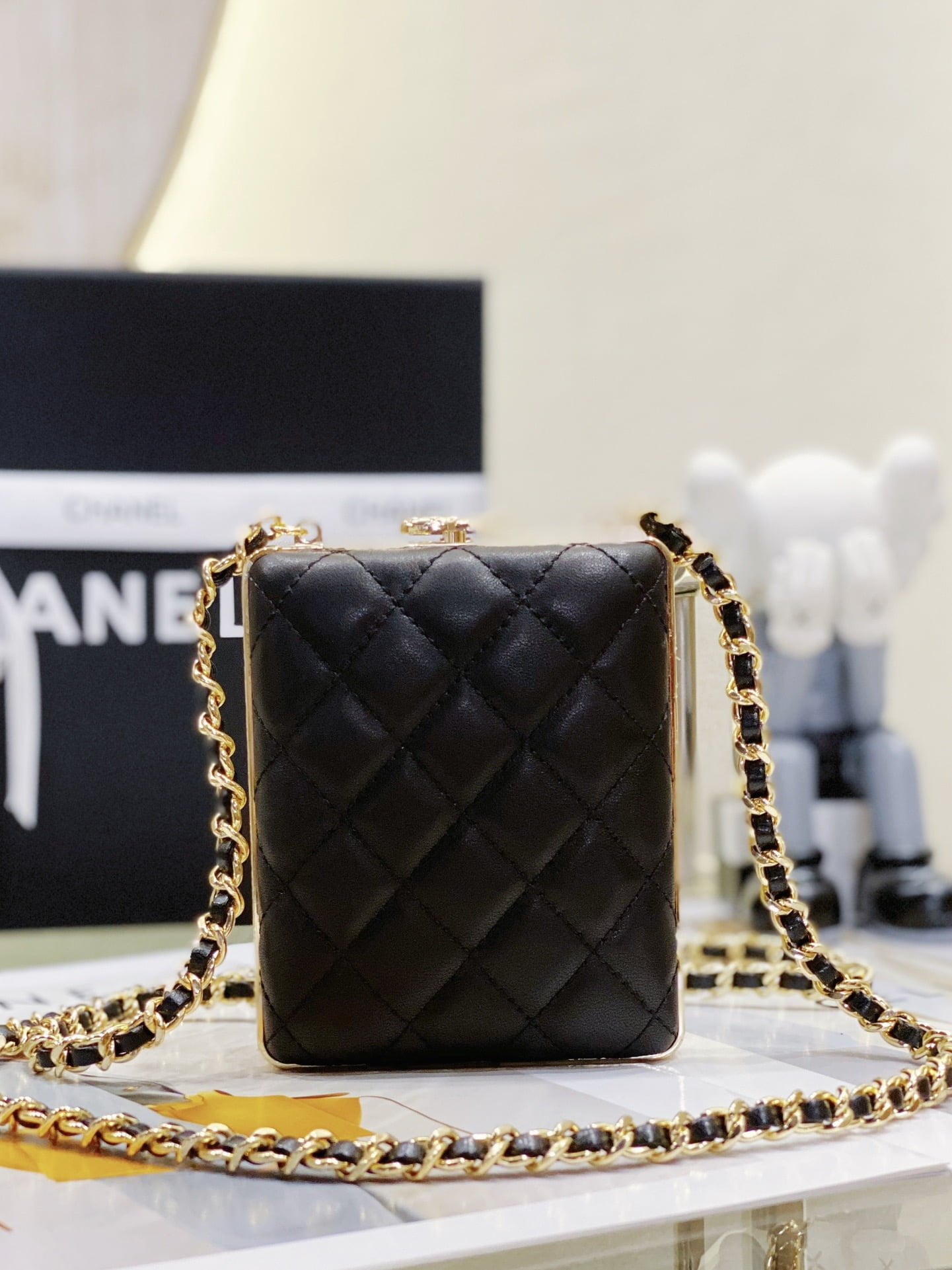 chanel22k dinner bag gold Pearl string size: 11*9*4.5cm