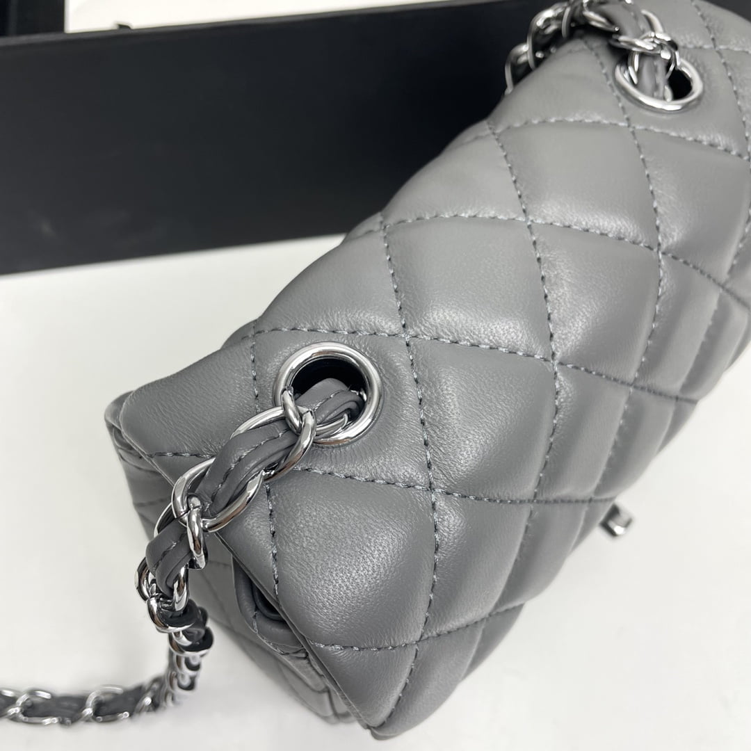 Chanel cf Square Fat 1115 sheepskin leather grey size: 18*14*7cm