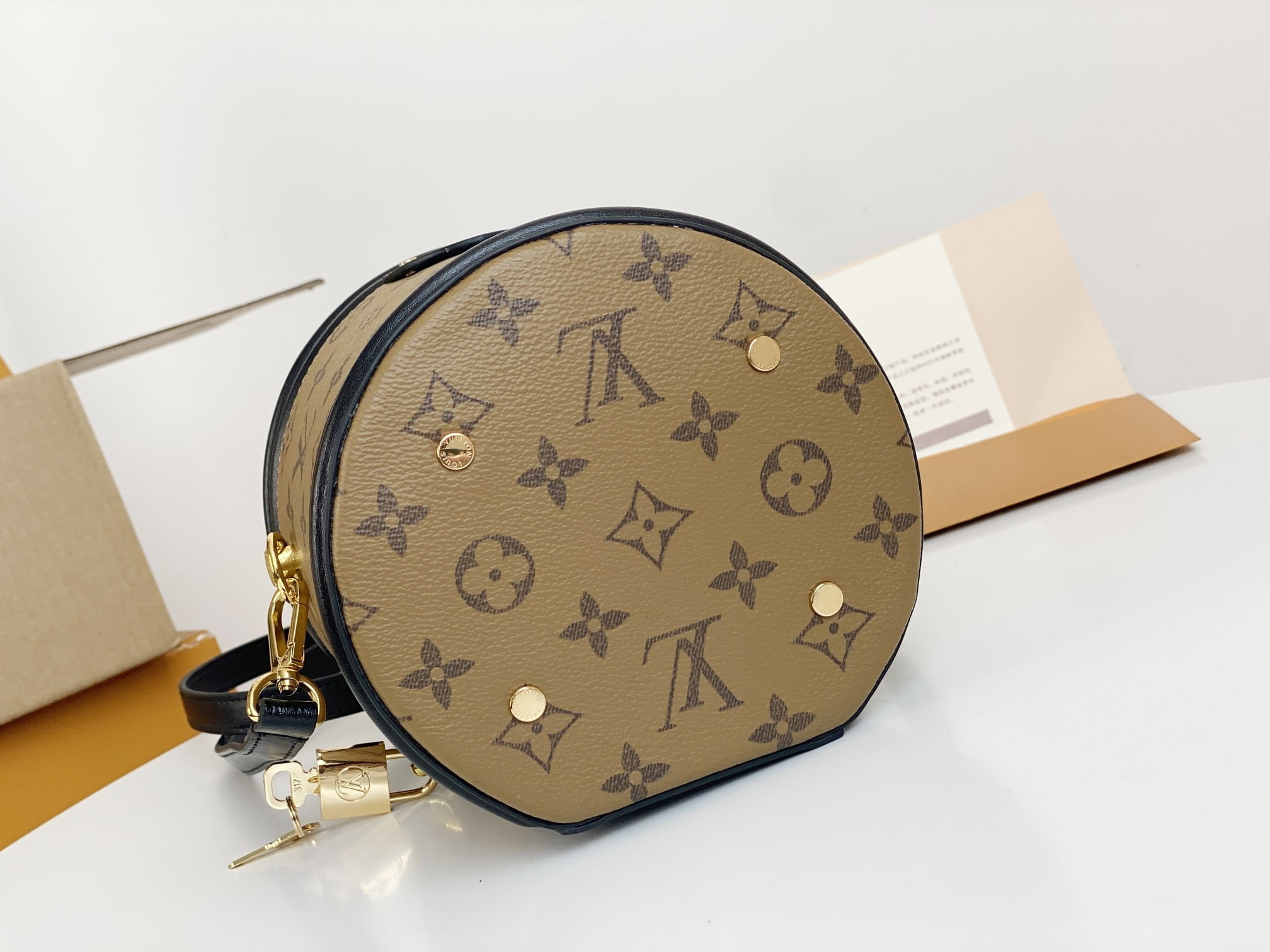 Louis Vuitton / LV monogram Drum bag m43986 size: 16*14.5*16cm