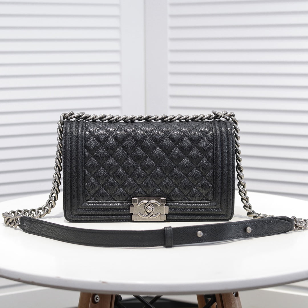 Chanel Cowhide caviar with sliver hardware size: 25*15*9cm