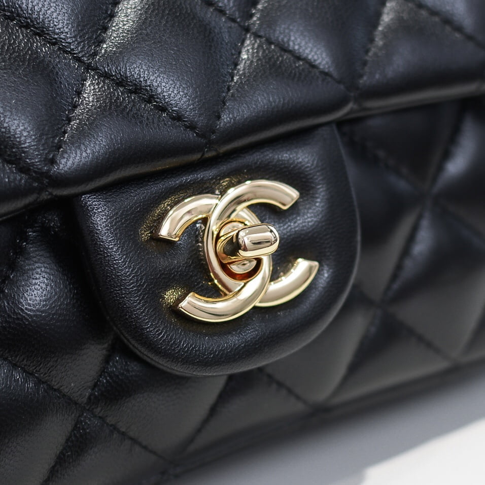 Chanel Lamb skin chain crossbody bag with gold hardware 1116 SIZE: 20*14*7cm/25.5*16*6.5cm/30*18*8cm