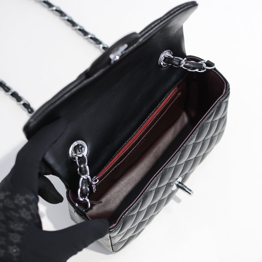 Chanel Lamb skin chain crossbody bag with sliver hardware 1116 SIZE: 20*14*7cm/25.5*16*6.5cm/30*18*8cm