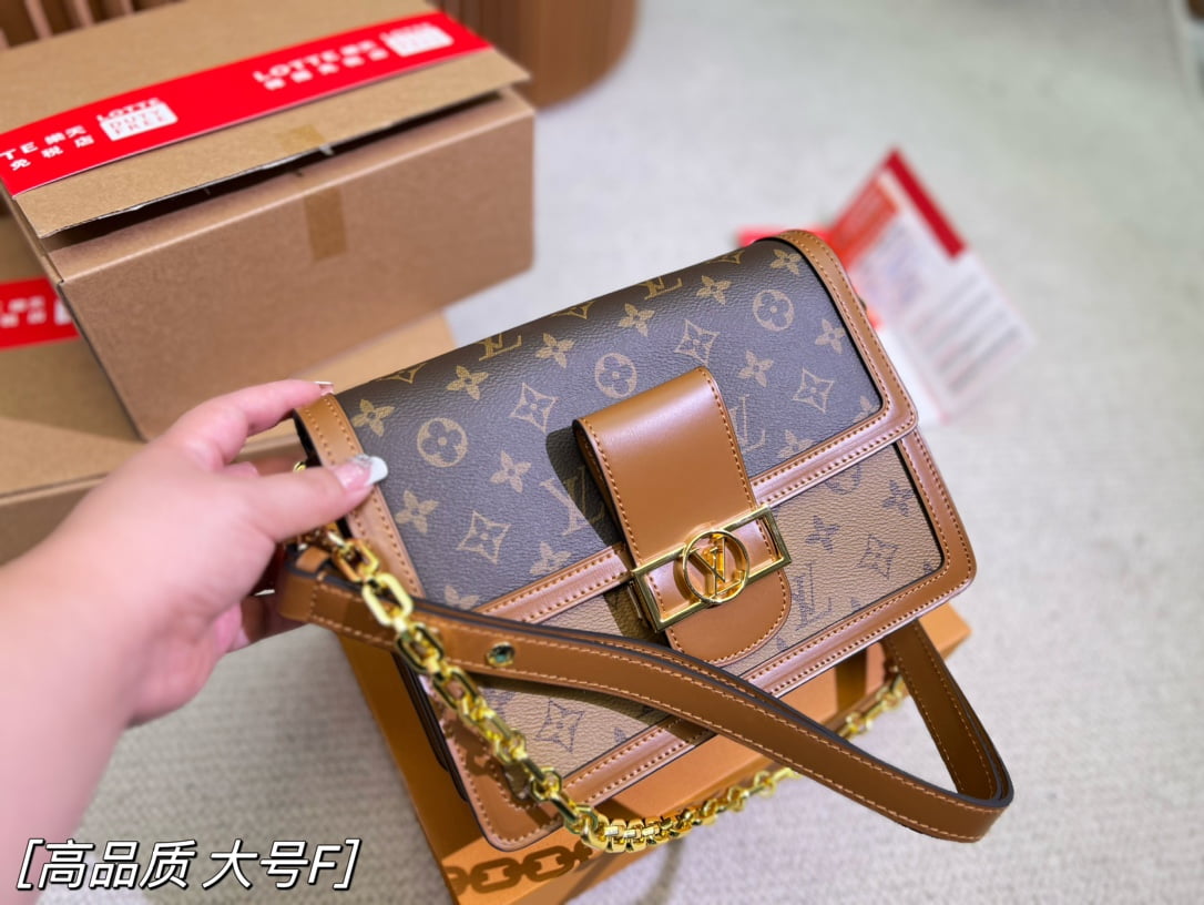 Louis Vuitton / LV Classic Daphne with chain  belt strap Size :20cm/25cm