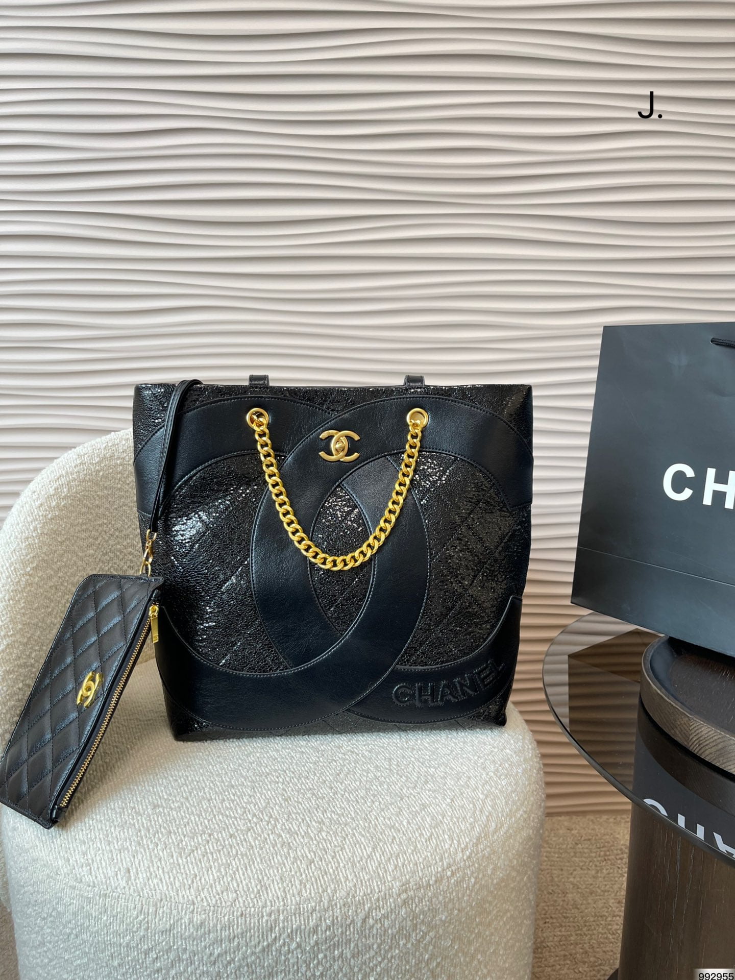 Chanel new tote bag size: 29*31cm