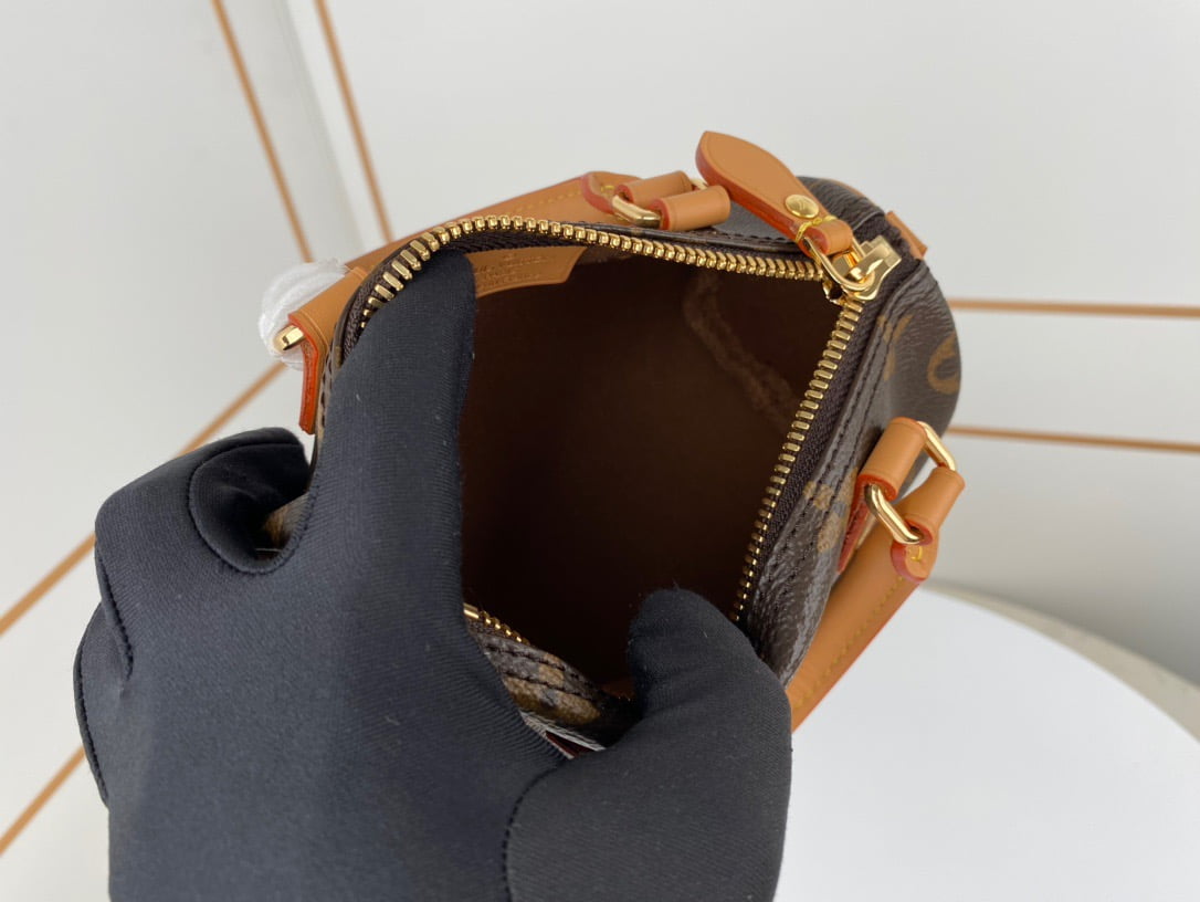 Louis Vuitton / LV monogram nano speedy m81085 size: 16* 11* 9cm