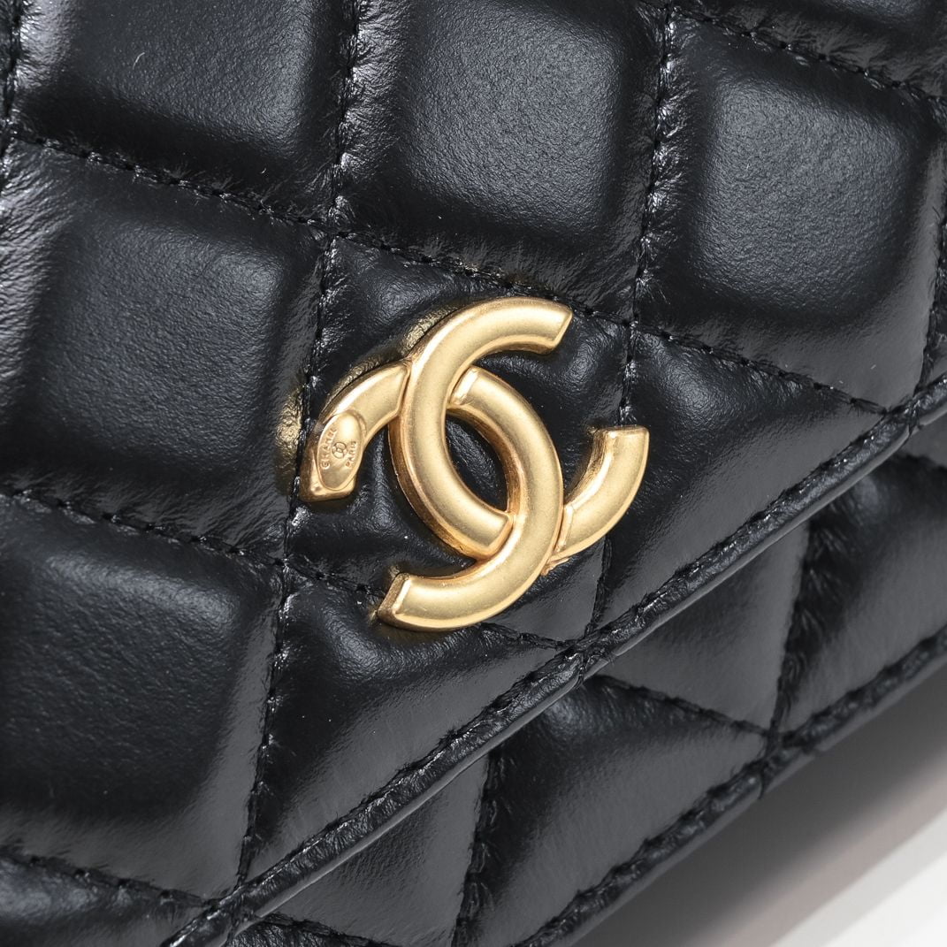 Chanel cowhide handle Rich crossbody shoulder bag 3107 size: 19.5*11.5*4cm