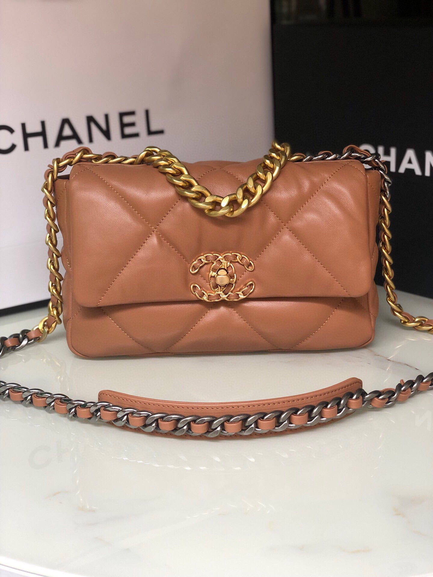 Chanel lambskin chain Underarm bag size: 26cm