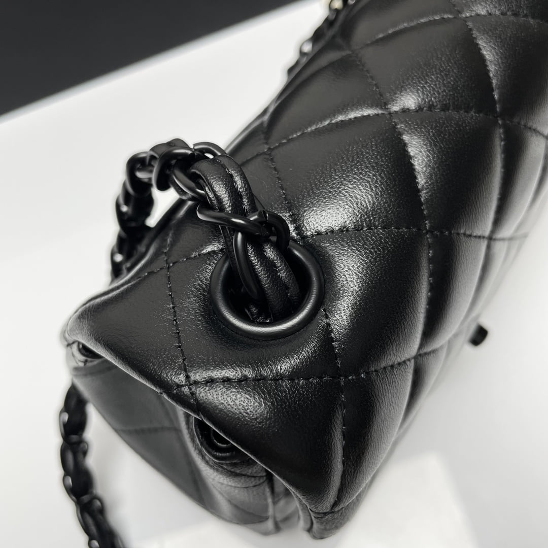 Chanel cf Square Fat 1115 sheepskin size: 18*14*7cm