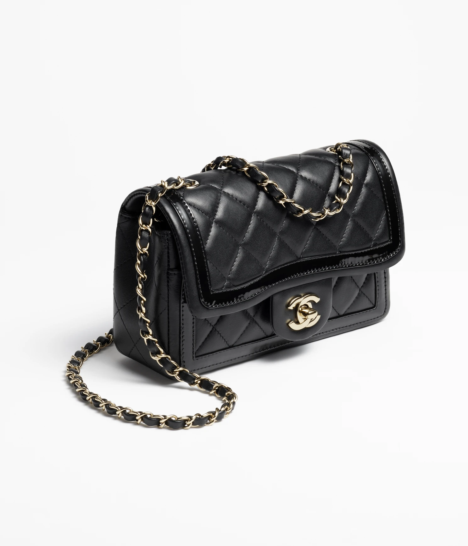 CHANEL / MINI FLAP BAG Lambskin, Patent Calfskin   Gold-Tone Metal Black