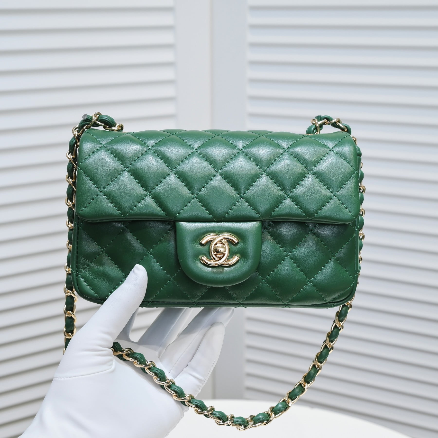 Chanel Lamb skin chain crossbody bag green 1116 SIZE: 20*14*7cm