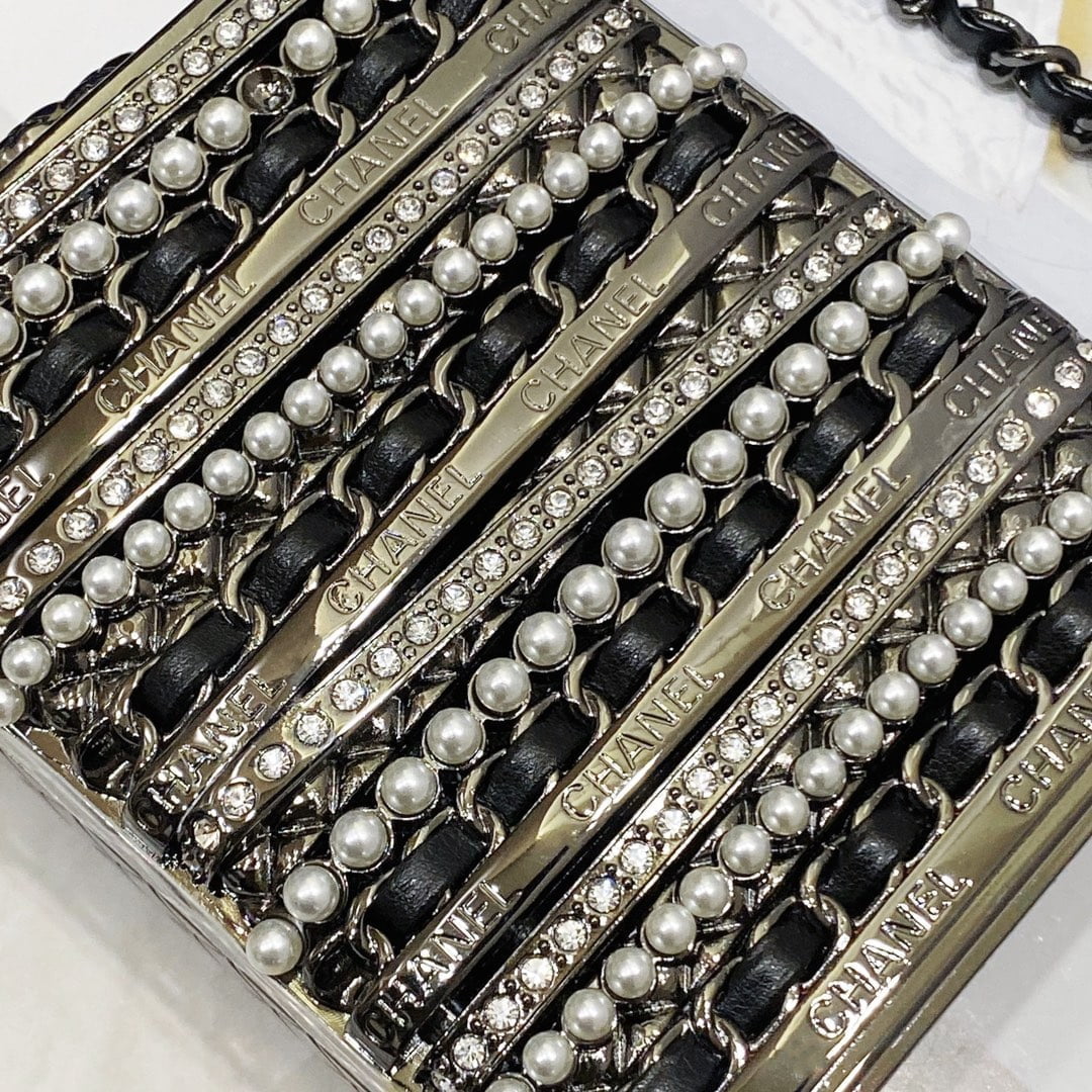 chanel22k dinner bag black Pearl string size: 11*9*4.5cm