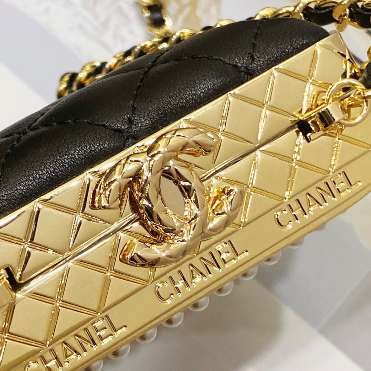 chanel22k dinner bag gold Pearl string size: 11*9*4.5cm