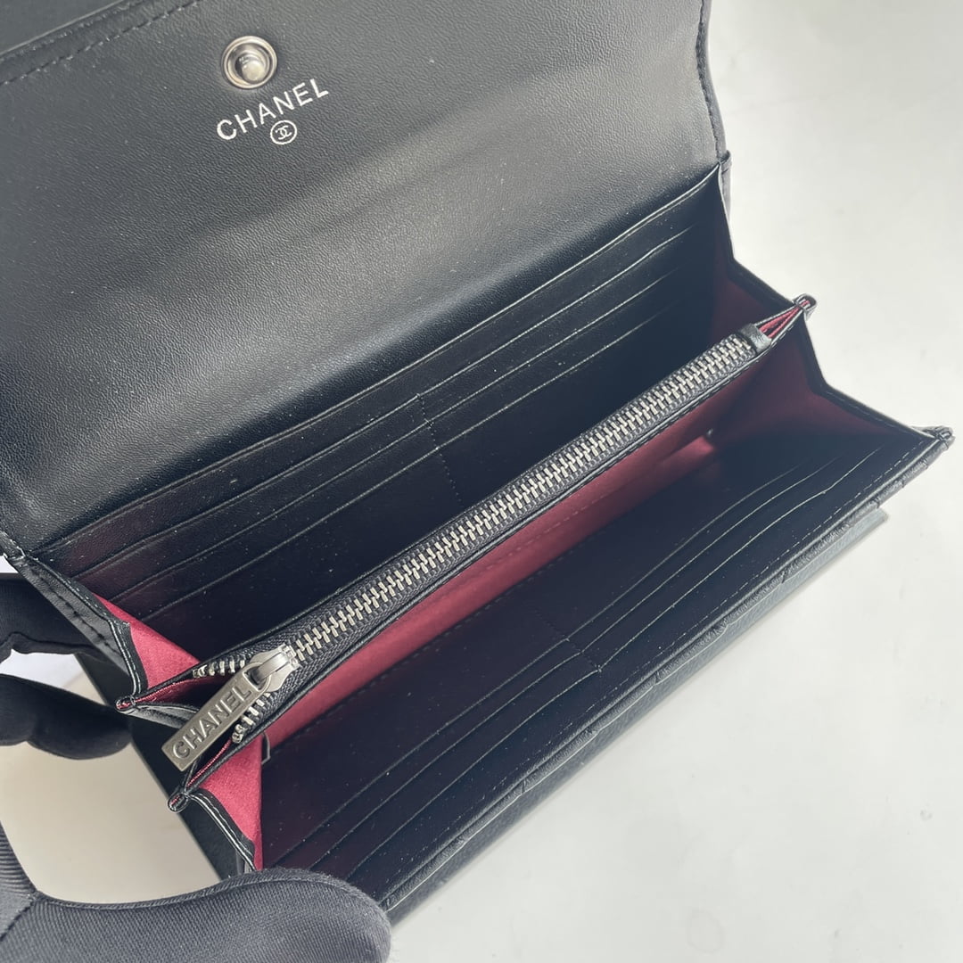 Chanel sheepskin Clutch bag with sliver hardware size: 19*10cm