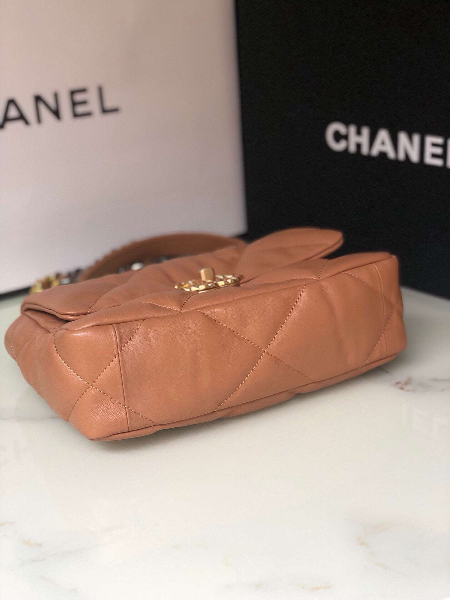 Chanel lambskin chain Underarm bag size: 26cm