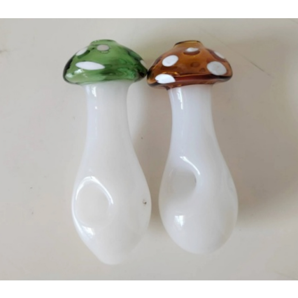 A1983 Mushroom Glass Pipe