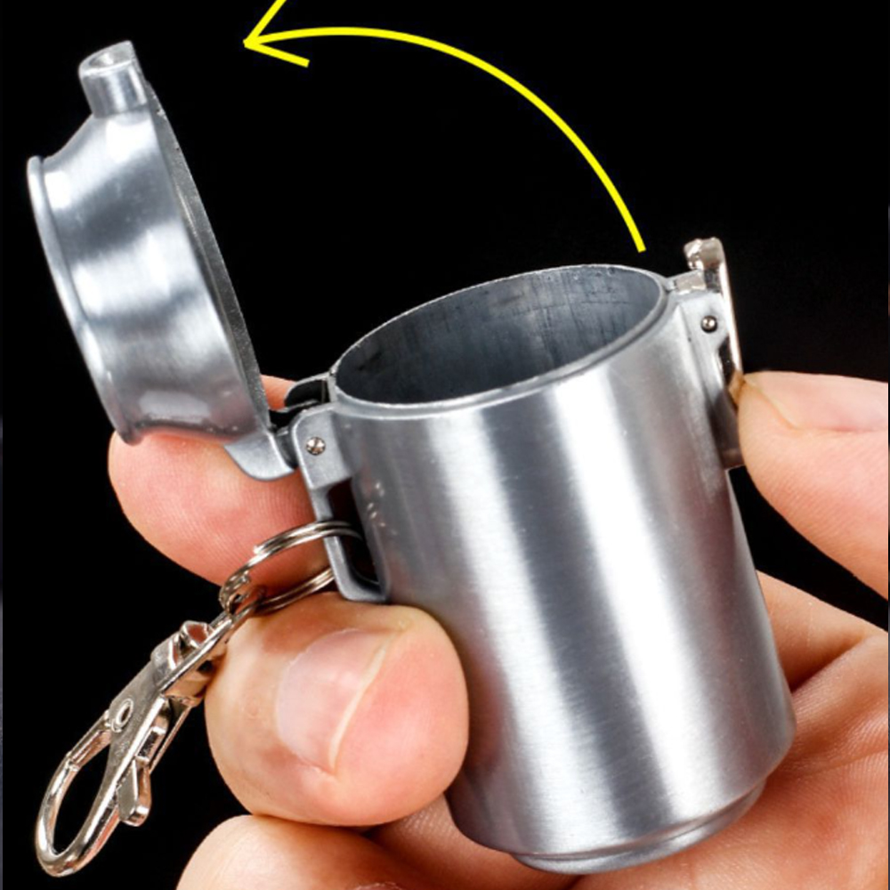 A852 Coca Cola Metal Ashtray With Keychain