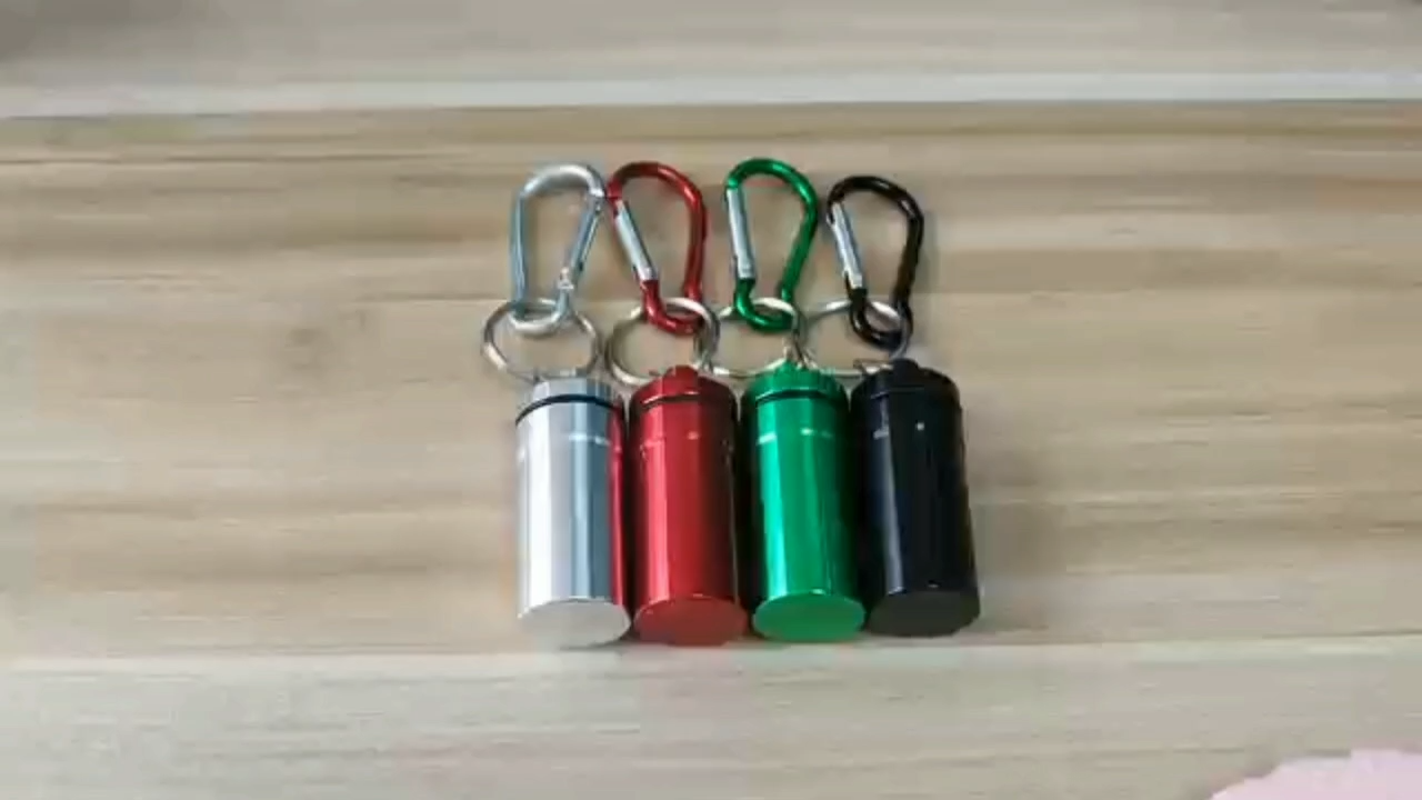 A706 Metal Storage Case With Spoon and Keychain