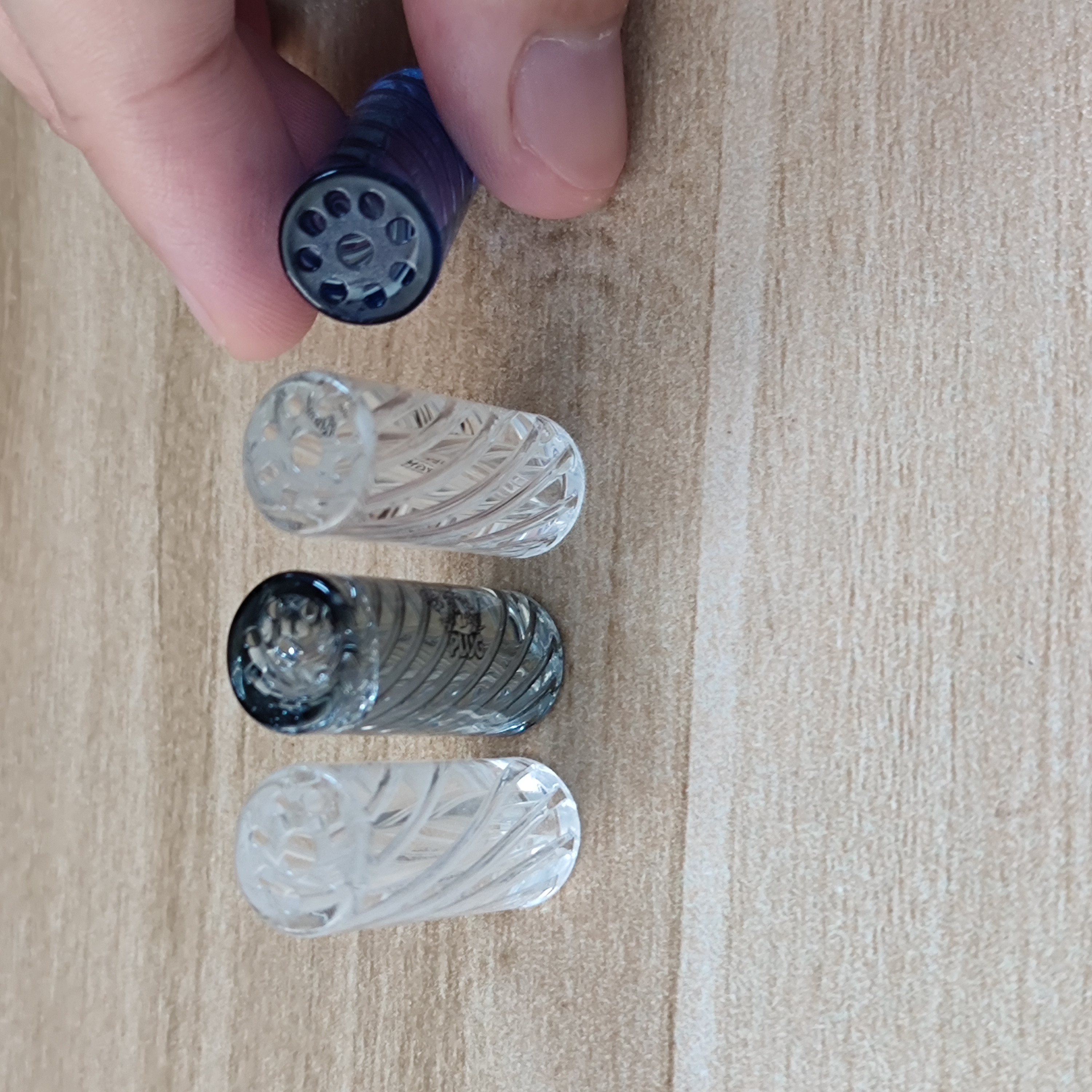 A868 Spiral Shape 9Hole Glass Mouthpiece Tip 9Hole Diameter: 1.2cm and Length: 3cm