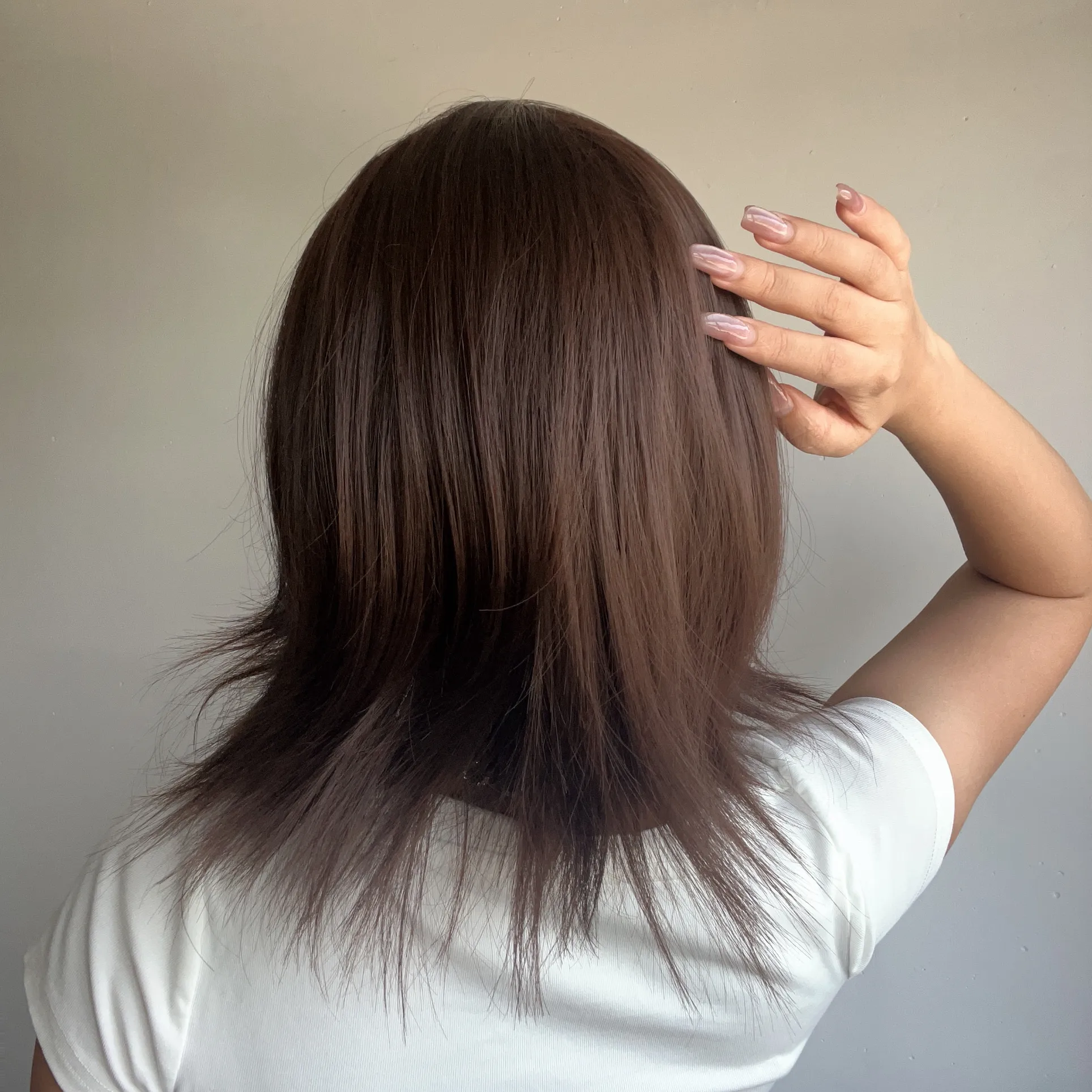 Новое слово футура кружево черный коричневый мягкий натуральный короткий прямой волос точка импортный шелк химическое волокно женский парик головной убор