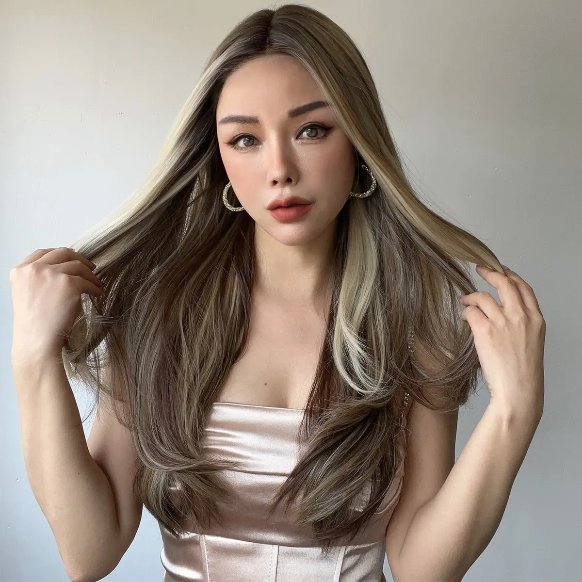 Горячая распродажа Капля воды Парики Модные стринги Кружевной лен Блондинка Омбре Кудрявые парики