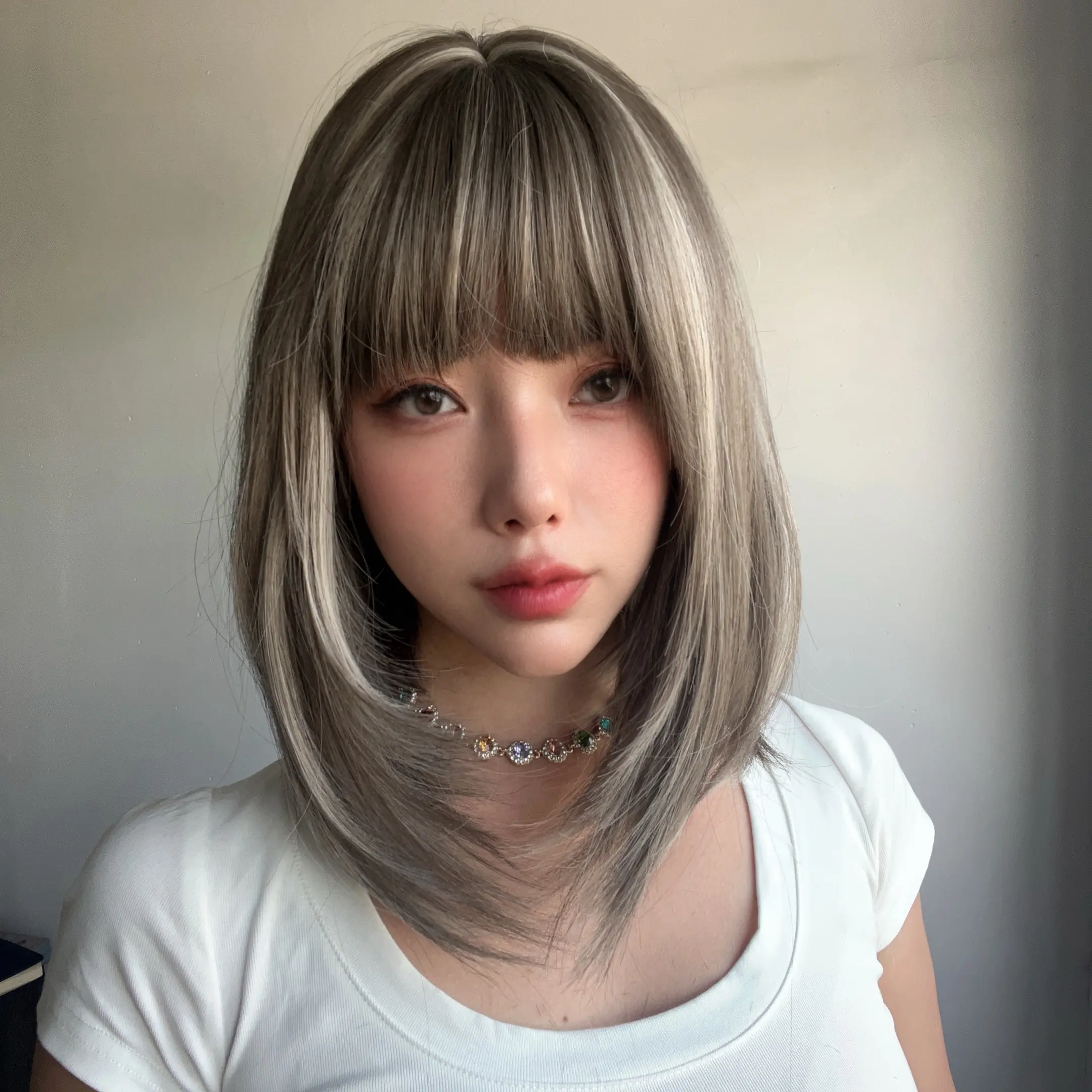 2024 новый взрывной модный парик женский градиентный серый прямые волосы высокотемпературный шелковый головной убор