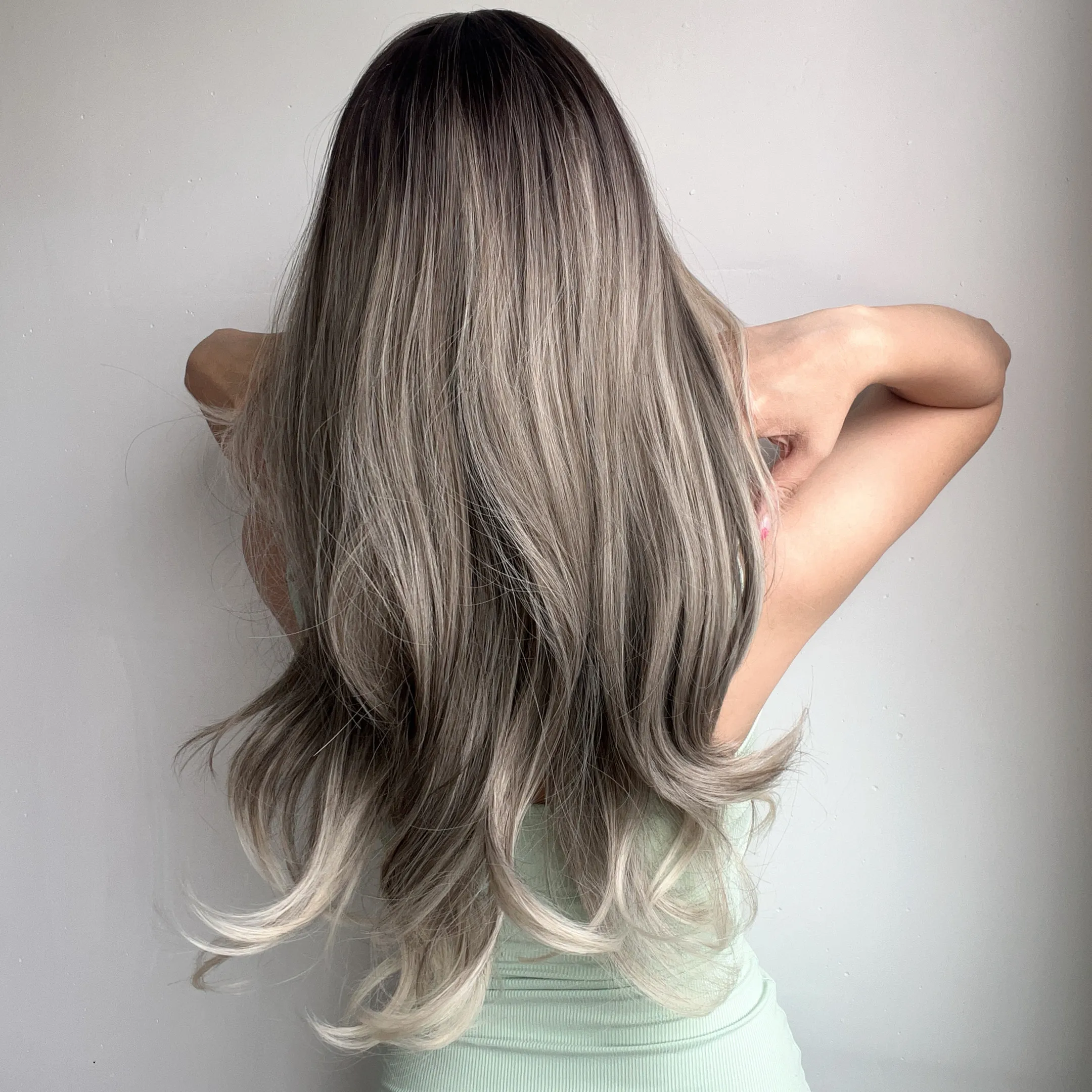 Продукция и популярные технологии небольшое количество кружева серебристо-серого градиента каждый день, натуральный износ париков из химического волокна